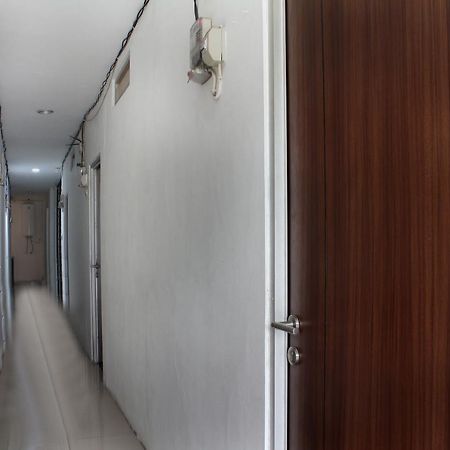 Oyo 345 Wynne Residence Jakarta Exteriör bild