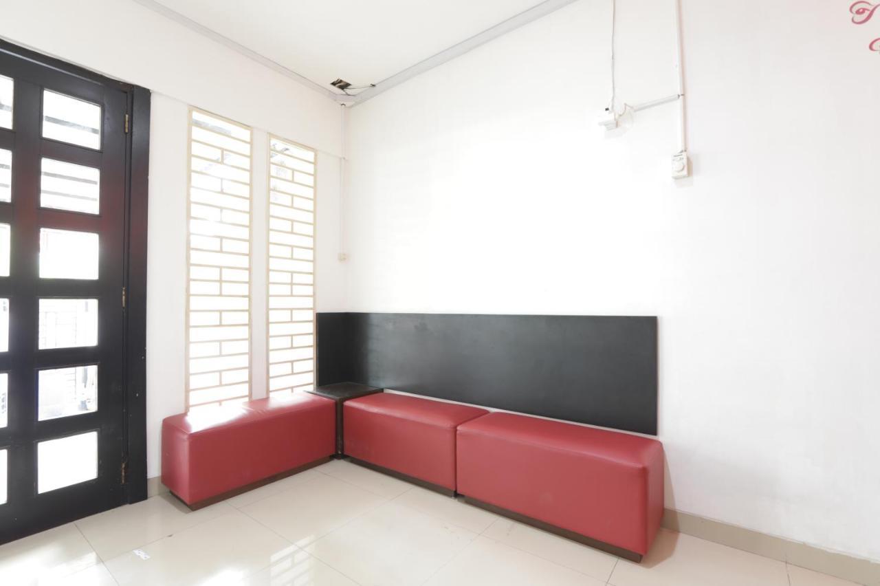 Oyo 345 Wynne Residence Jakarta Exteriör bild